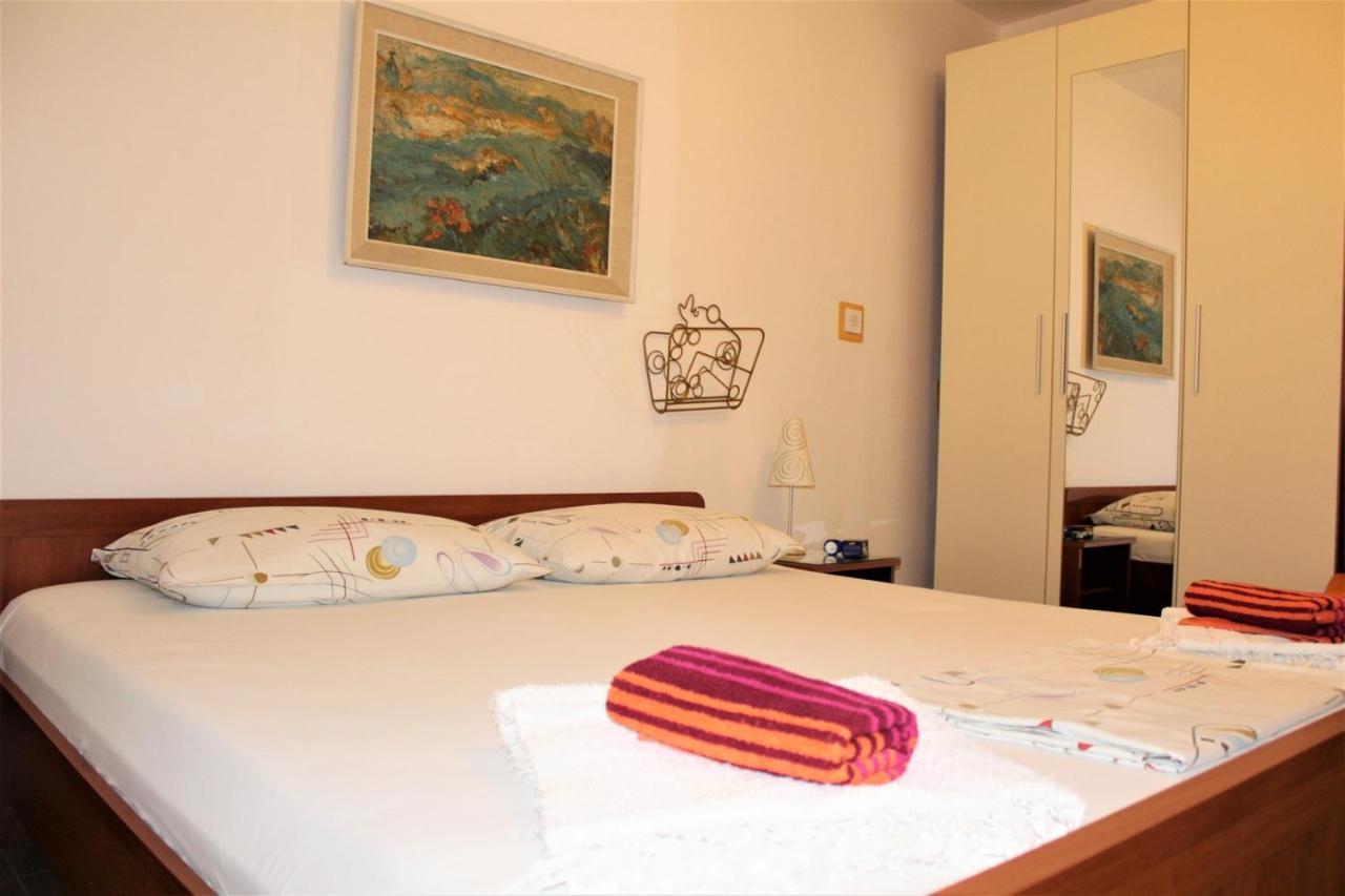 Apartments Demori Primosten Ngoại thất bức ảnh